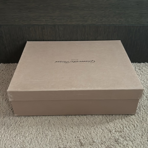 Gianvito Rossi empty box only - Picture 3 of 7